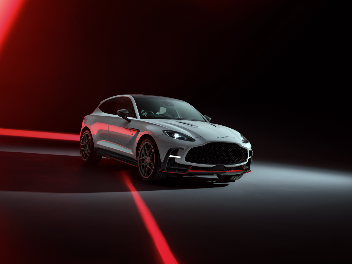SMALL_Aston Martin DBX S_10